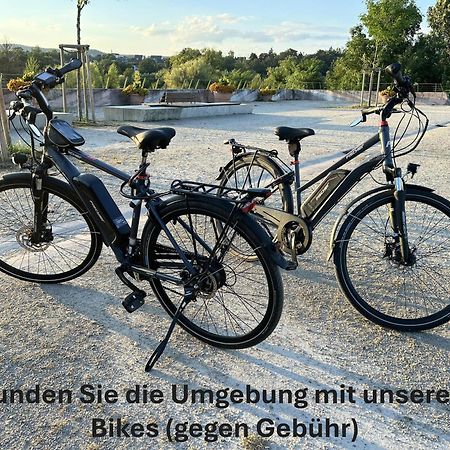 Gemuetliches Helles Apartment Mit Balkon Und Parkplatz Vor Der Tuer Im Zentrum Von Bayreuth Exterior foto
